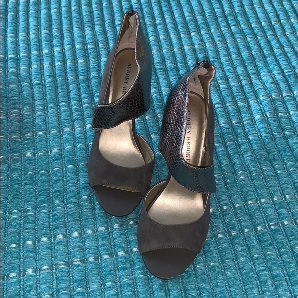 Shoes - High heels